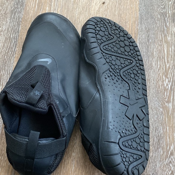 Like new nike sneakers - Picture 3 of 4